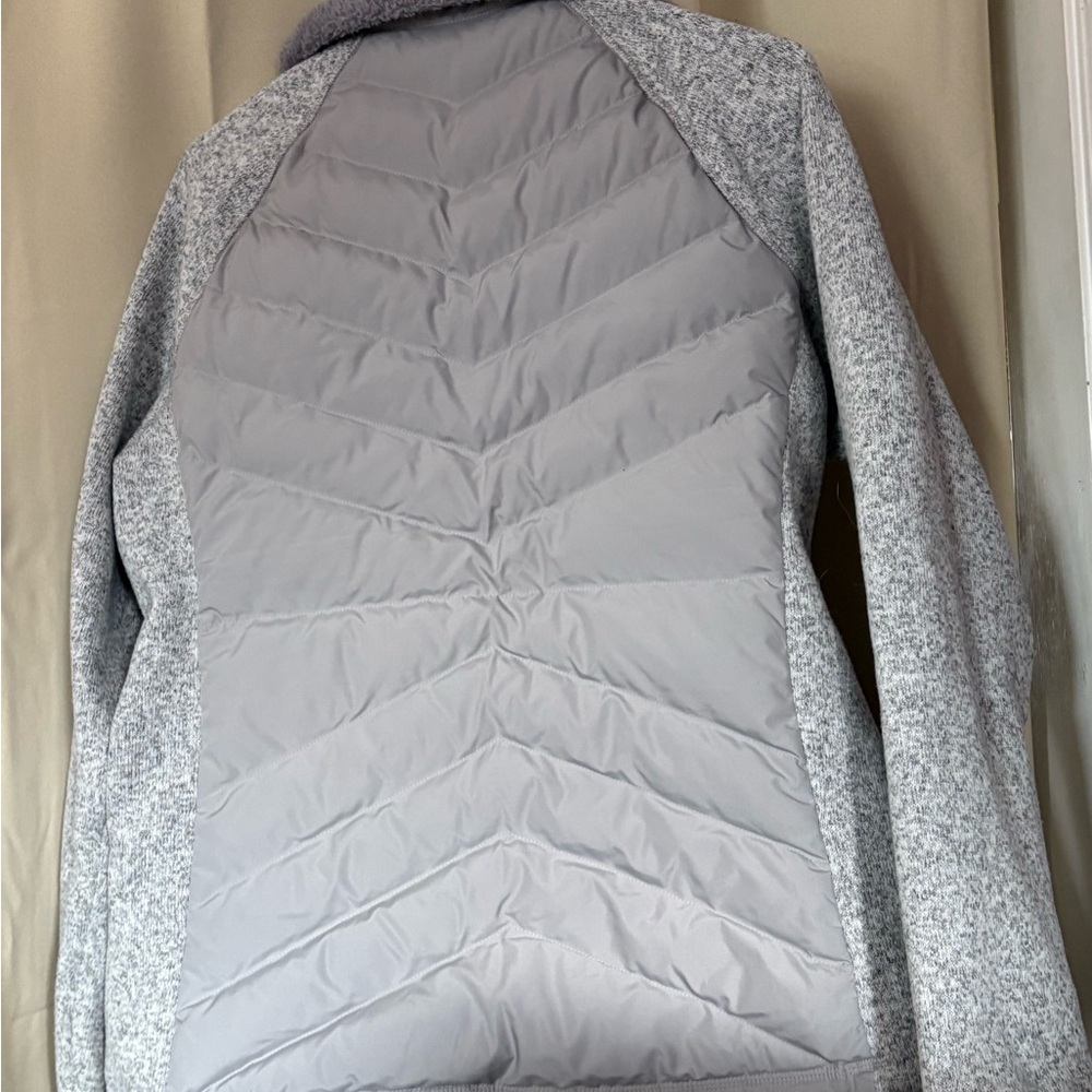 L.L. Bean Light Gray Quilted & Heathered Jacket - Picture 3 of 10